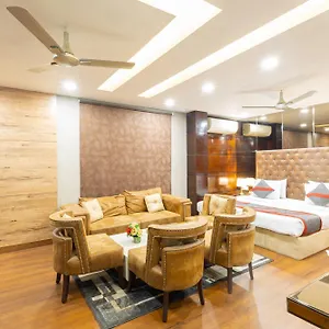 Gold Souk - Karol Bagh **** Дели